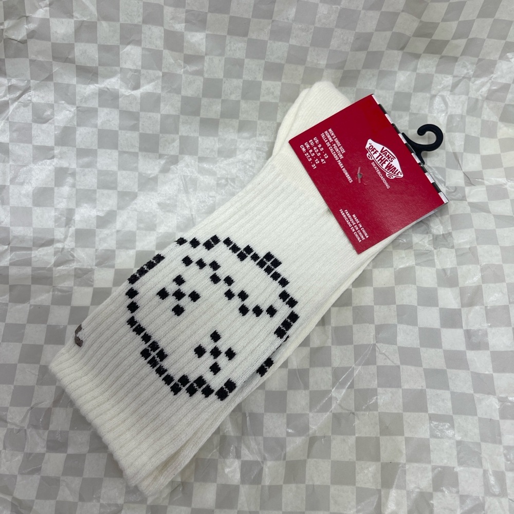 VANS "Off The Wall" socks 
New with the tag authentic Vans socks (1 pair) - Picture 8 of 16